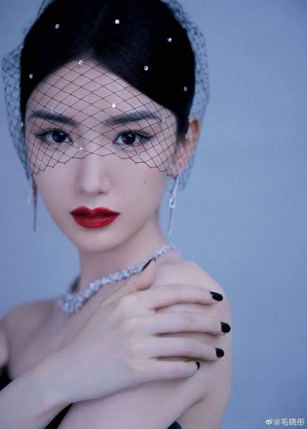 Mao Hiểu Đồng nổi bật với phong cách trang điểm hơi hướng Hồng Kông quyến rũ Mao Hiểu Đồng nổi bật với phong cách trang điểm hơi hướng Hồng Kông quyến rũ