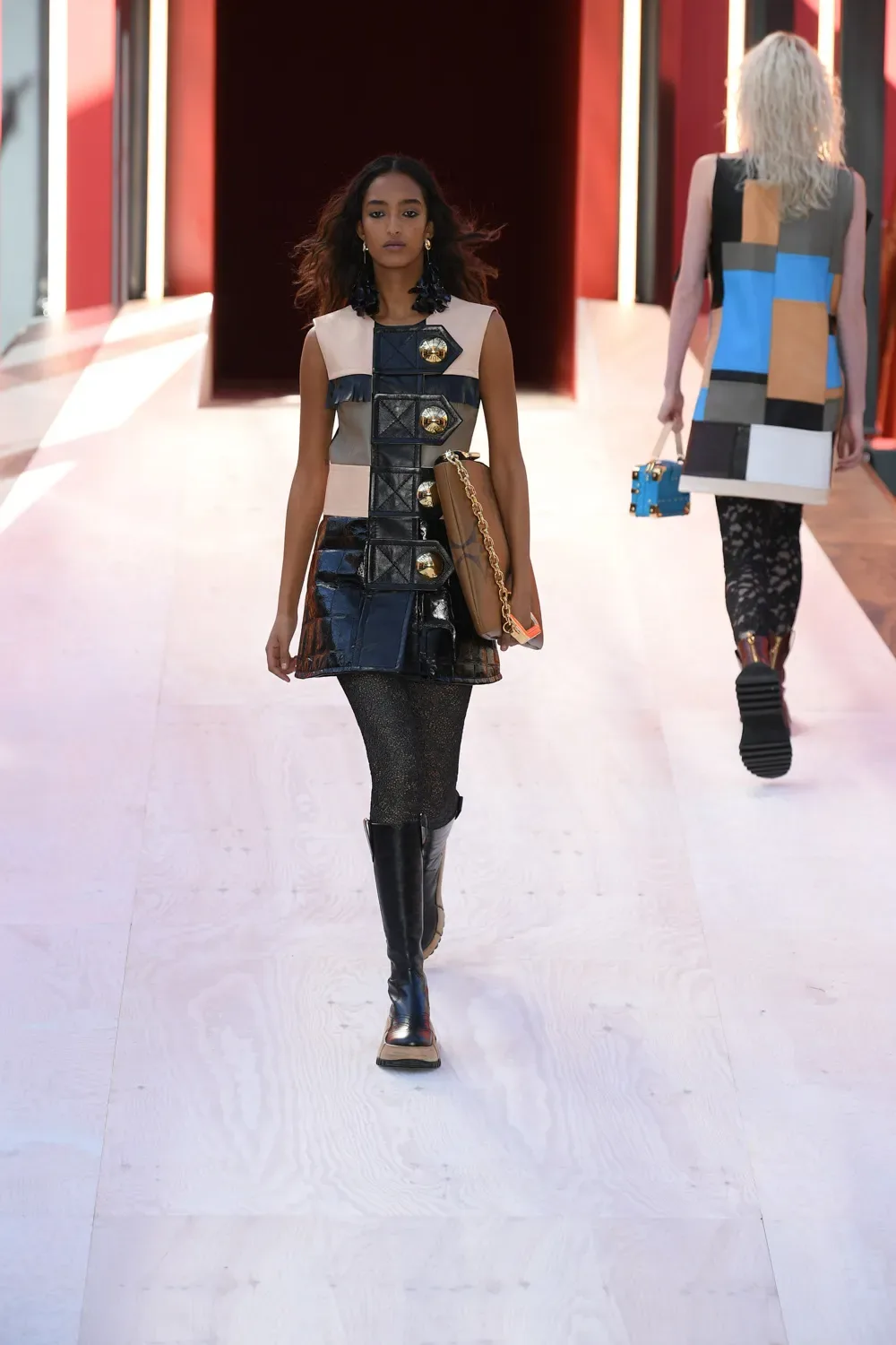 LV rtw xuân hè 2023 look 28