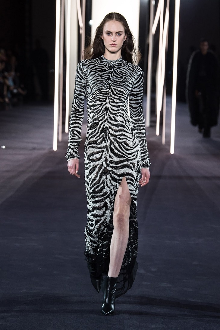 ELLE Việt Nam - Những thiết kế tốn thời gian nhất trong tuần lễ thời trang cao cấp Haute Couture 2018 (6) ELLE Việt Nam - Những thiết kế tốn thời gian nhất trong tuần lễ thời trang cao cấp Haute Couture 2018 (6)