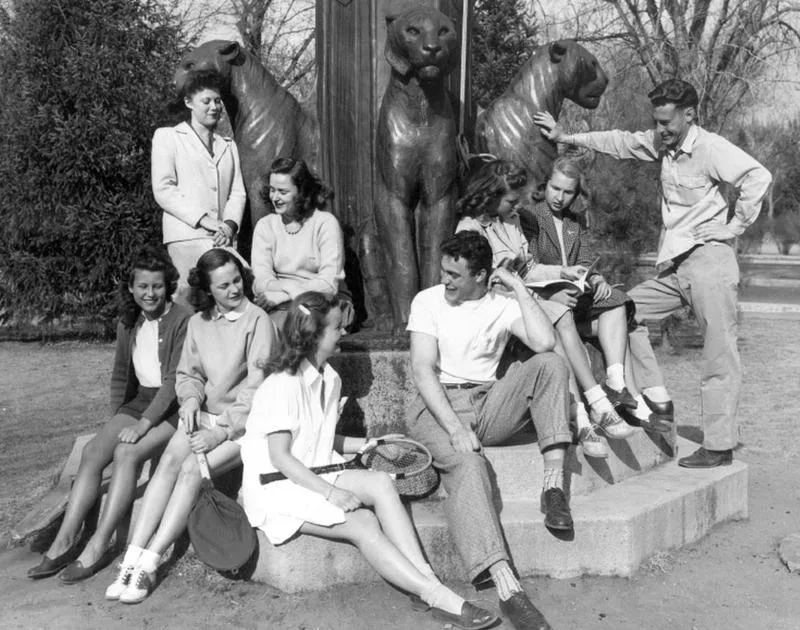 Gia đình tổng thống Mỹ Kennedy với phong cách Preppy.