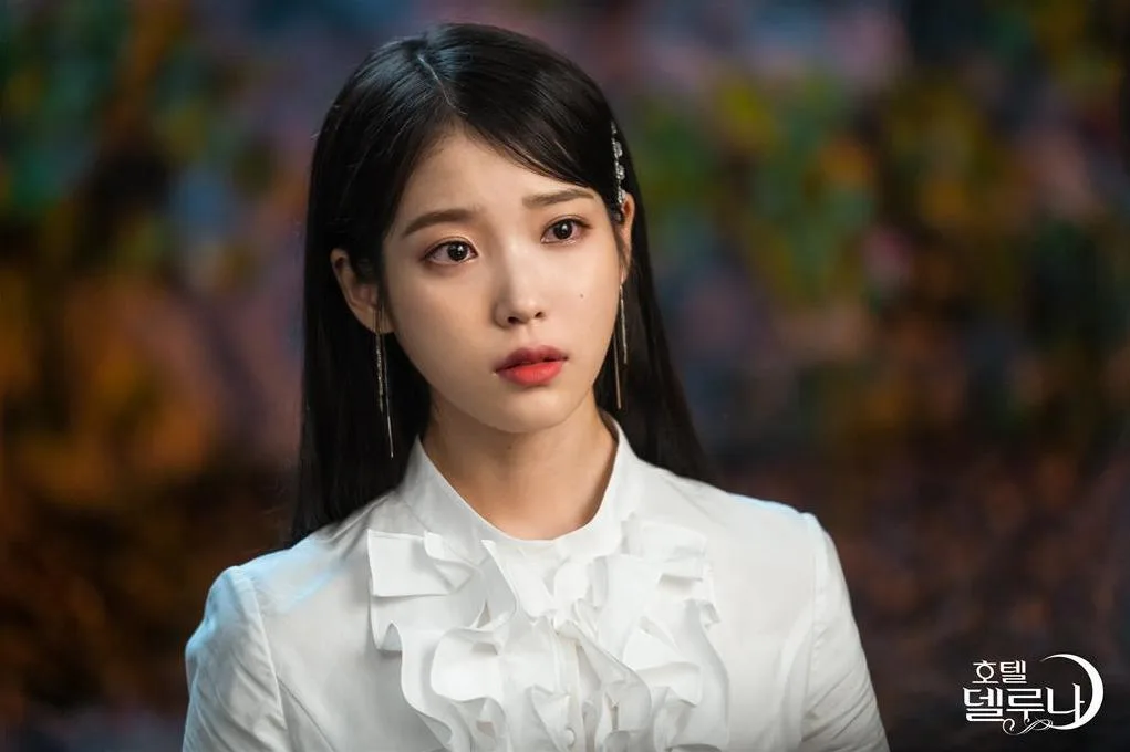 Ca sĩ hàn quốc IU trong hotel de luna