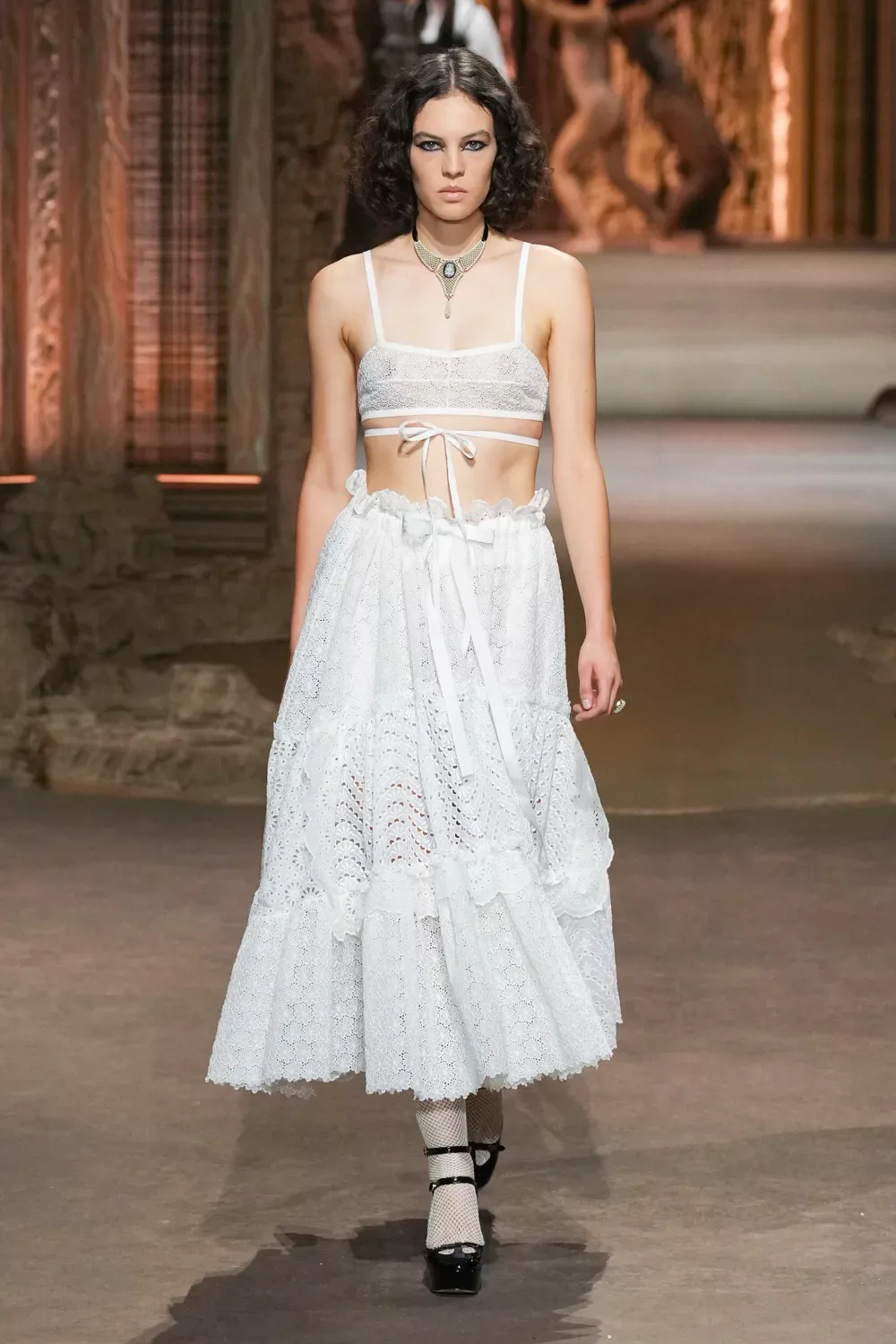CD xuân hè 2023 look 18