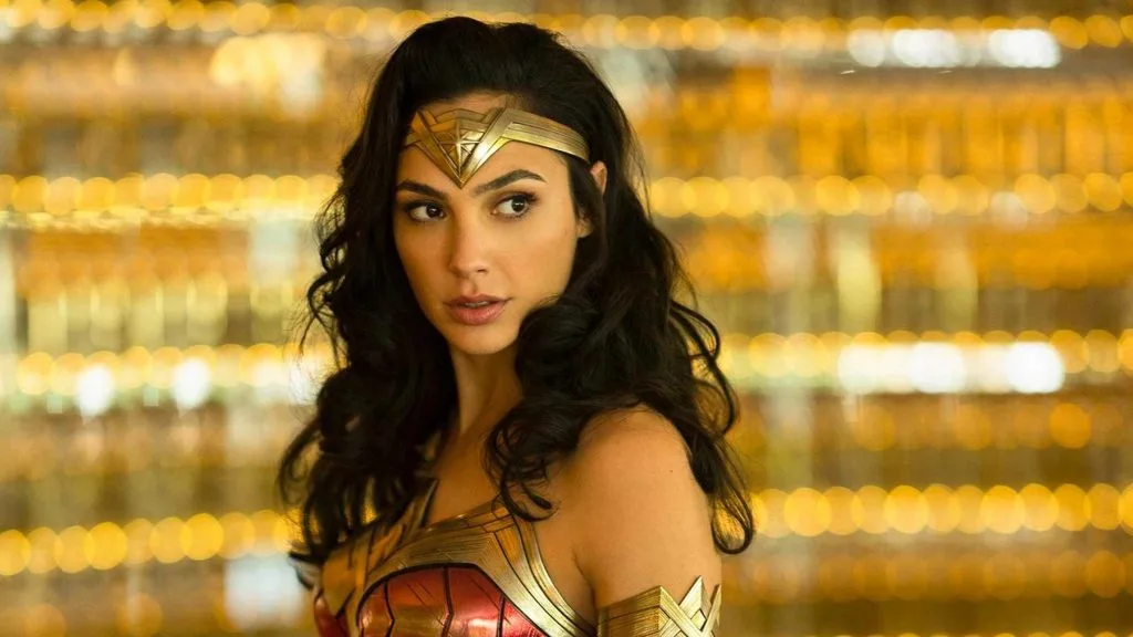 hóa trang halloween thành wonder woman hóa trang halloween thành wonder woman