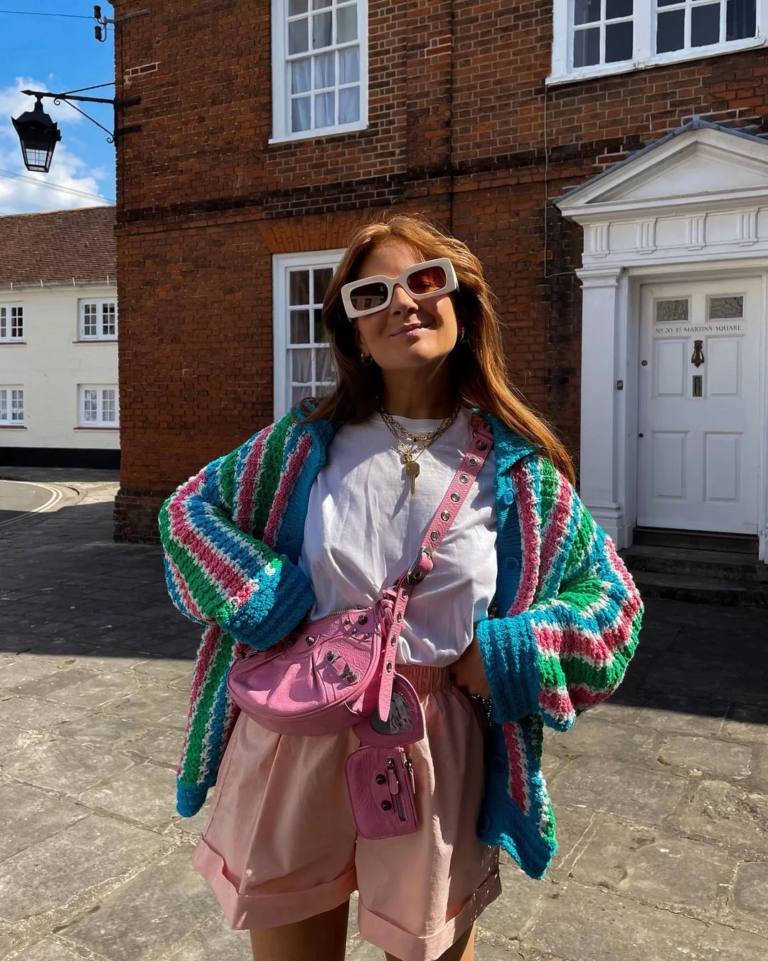 rebeccaferrazwyatt diện cardigan