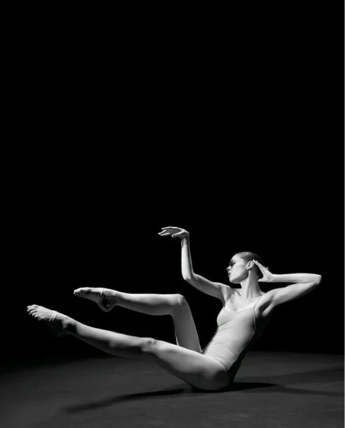coco-rocha-cach-tao-dang-chup-anh-pose-2-elle-network.jpg