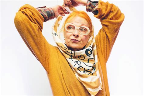 Vivienne Westwood cùng chiếc kính đặc trưng của bà ấy 1