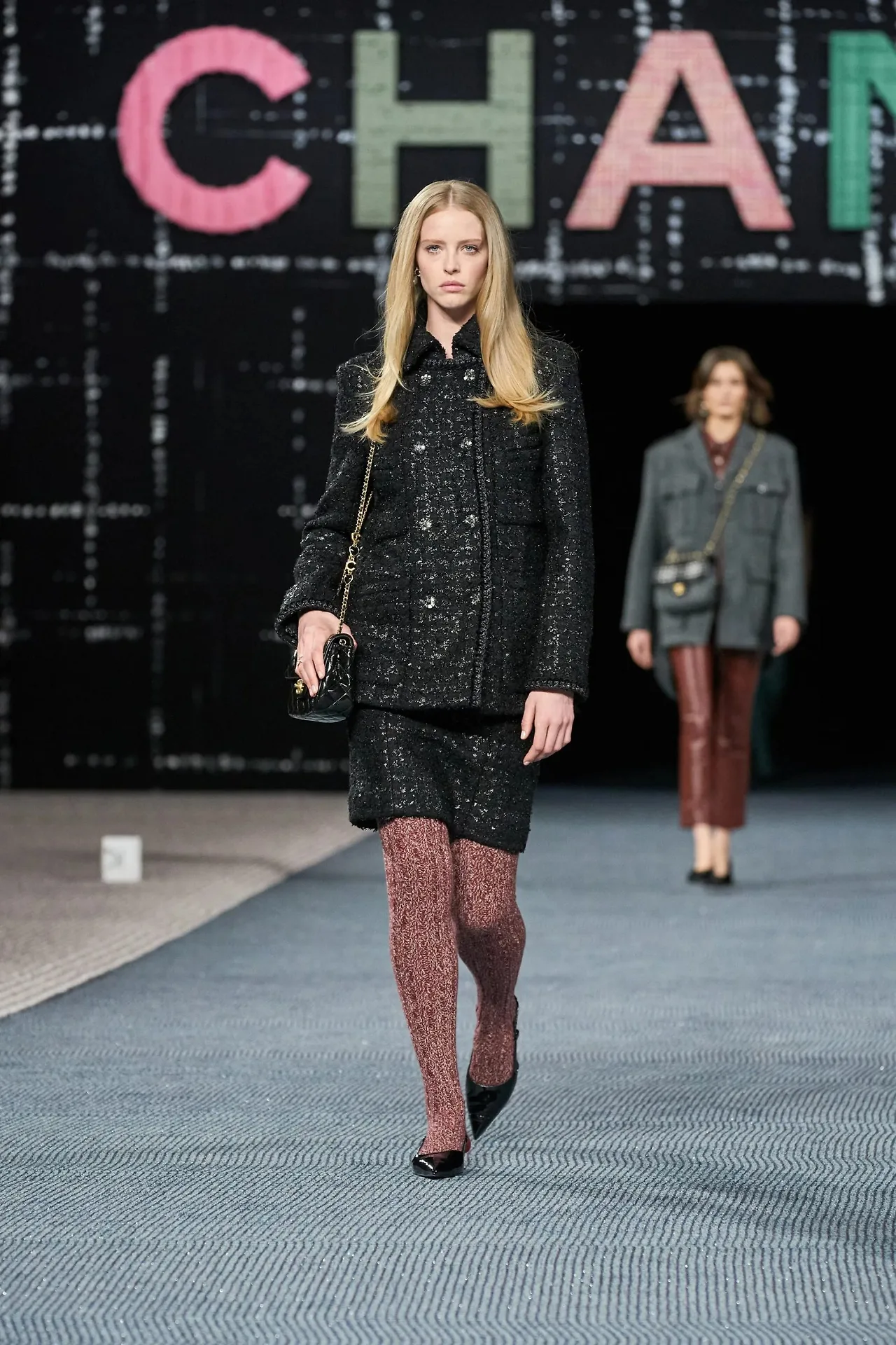 Chanel RTW Thu Đông 2022 look 49
