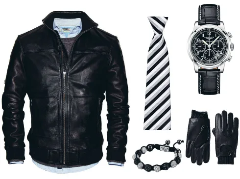 Áo khoác da H.E By Mango, cà-vạt Pedro, vòng tay Topman, đồng hồ Longiness, Găng tay da Banana Republic.