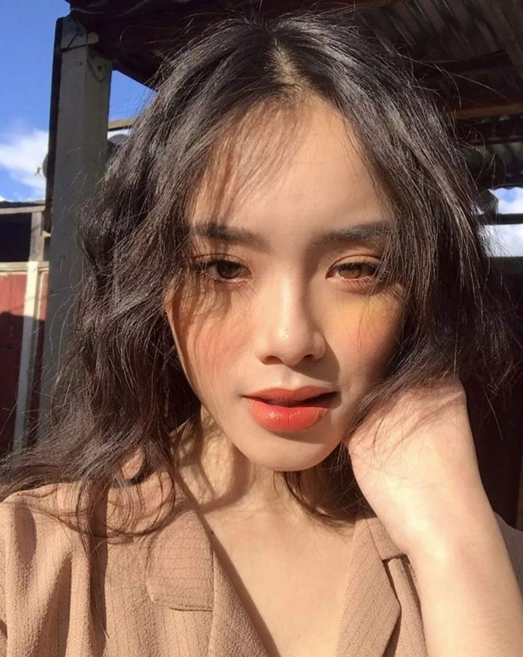 xu hướng trang điểm tông cam 07