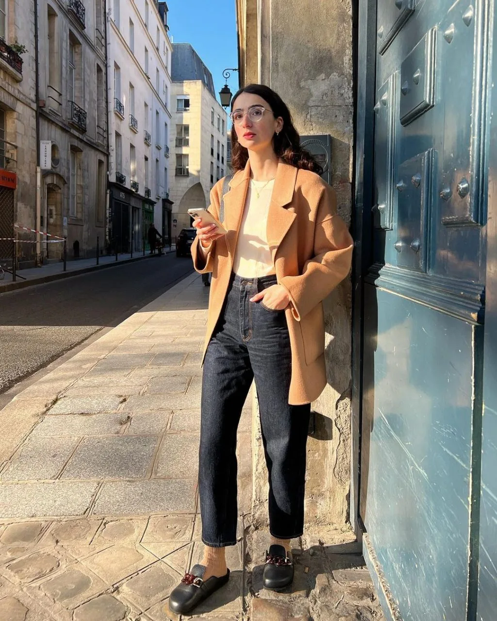 Blazer cùng jeans ống đứng