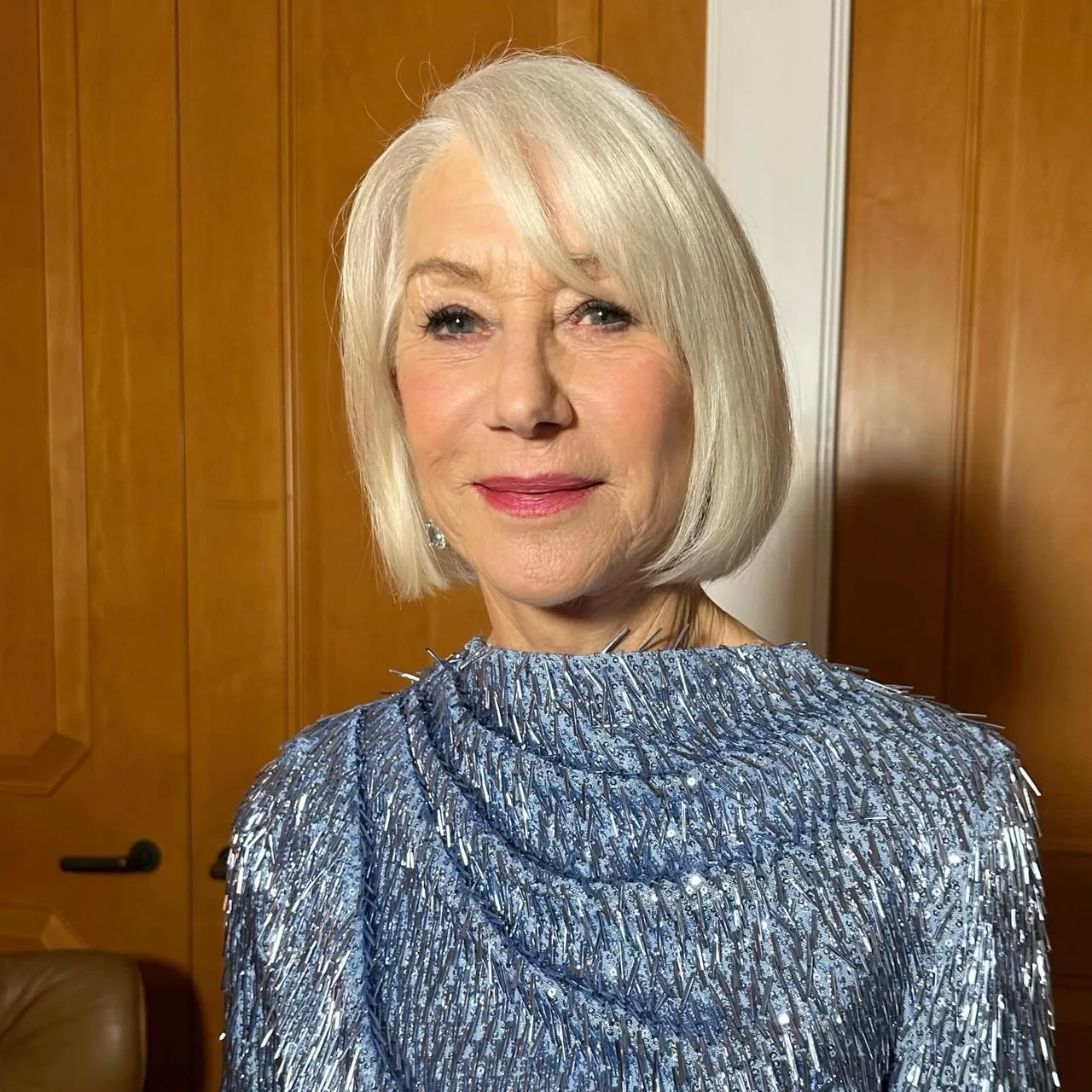 Hình ảnh Helen Mirren với trang điểm phấn mắt tông sáng.