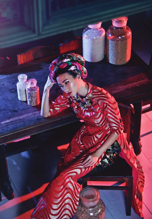 Phụ nữ Á đông