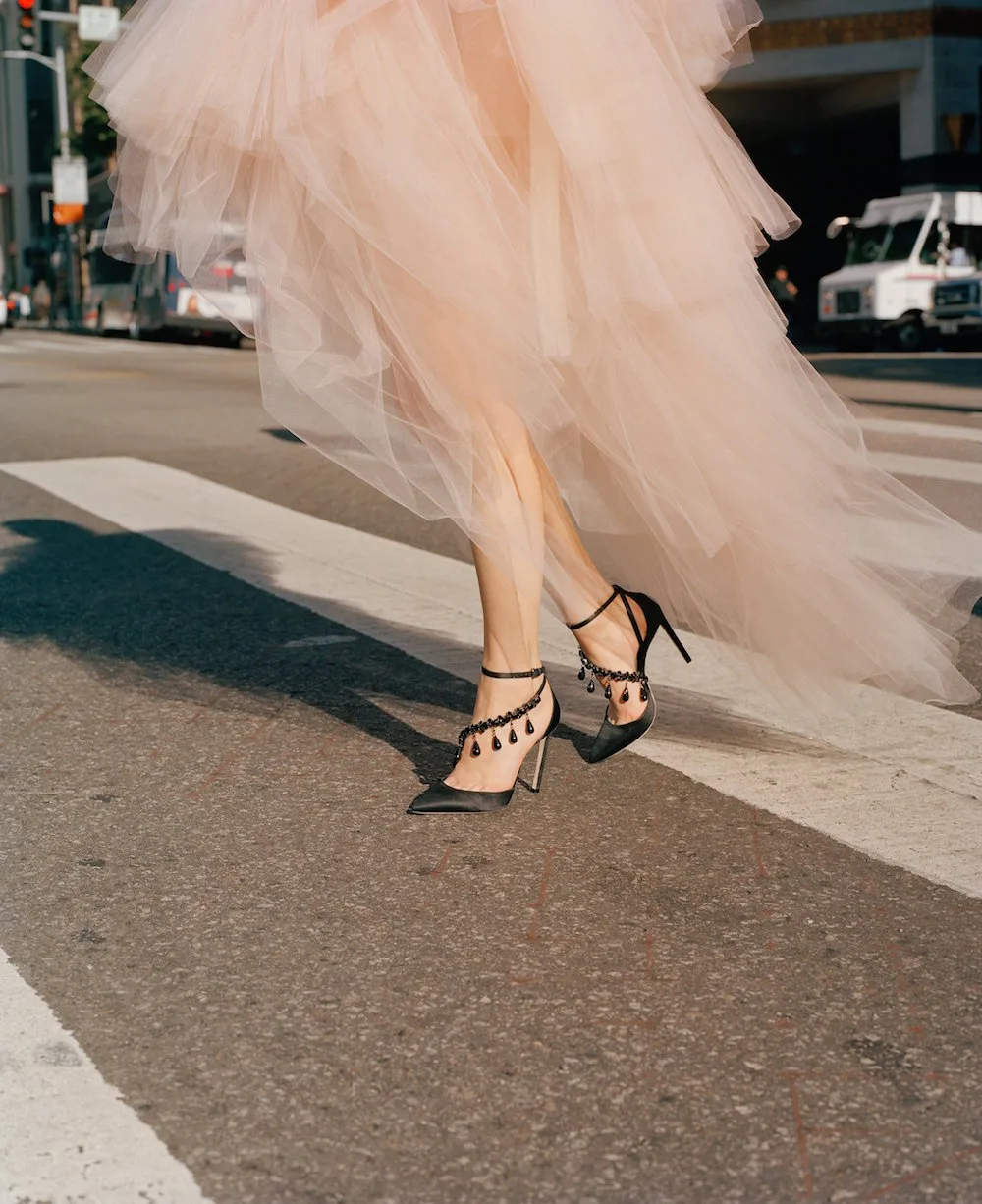 lookbook của collab jimmy choo x off-white