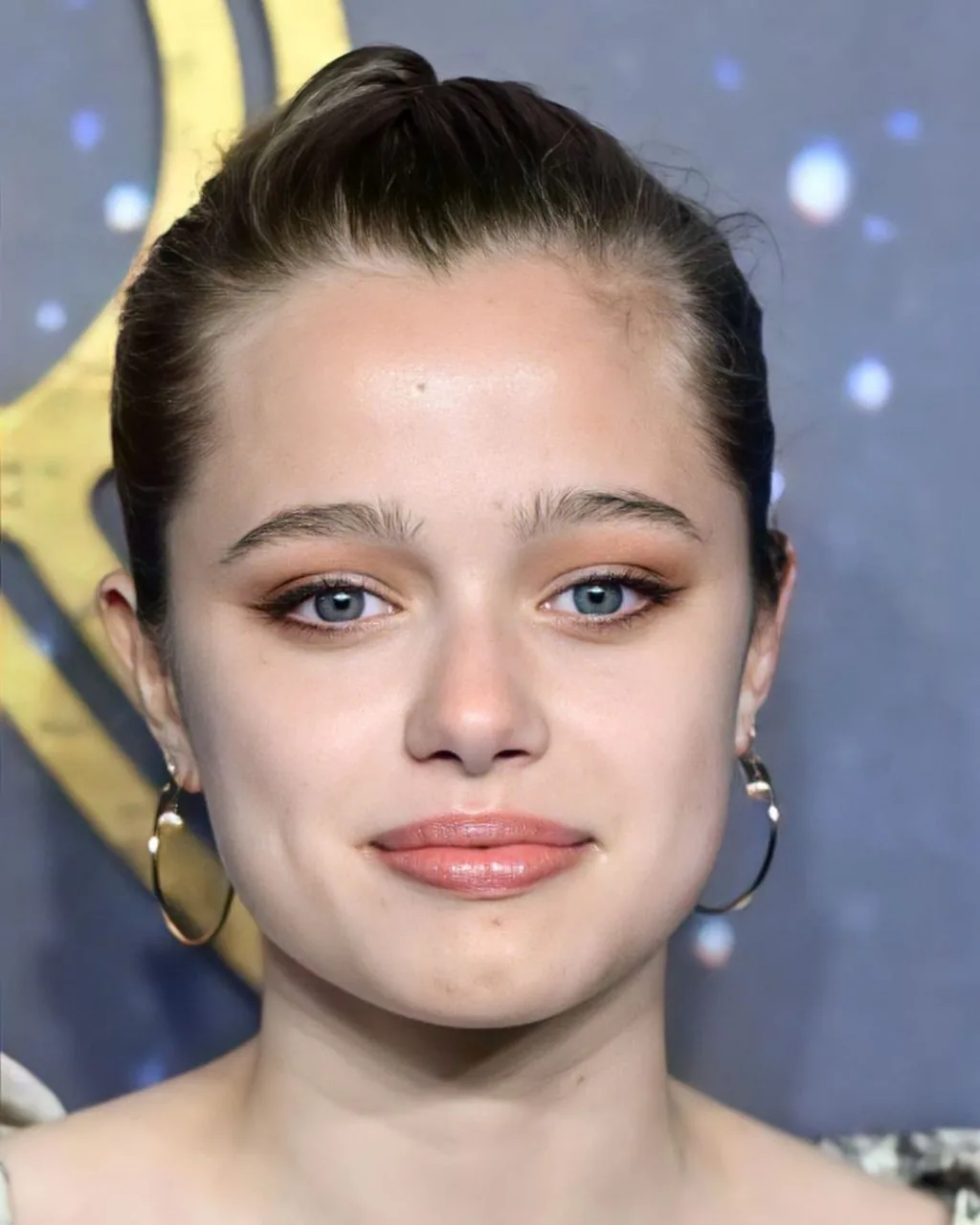 Shiloh Jolie-Pitt được thừa hưởng nét đẹp của cả bố và mẹ