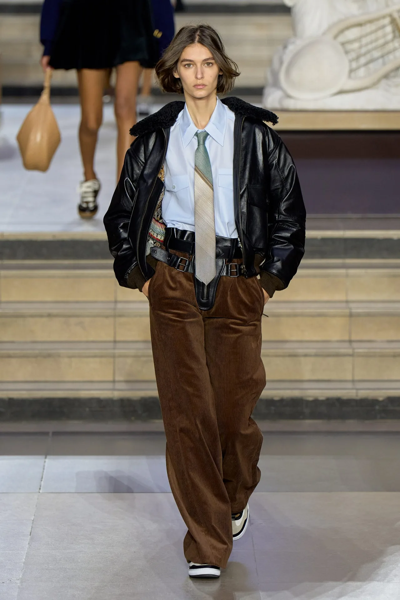 Louis Vuitton Thu Đông 2022 look 19