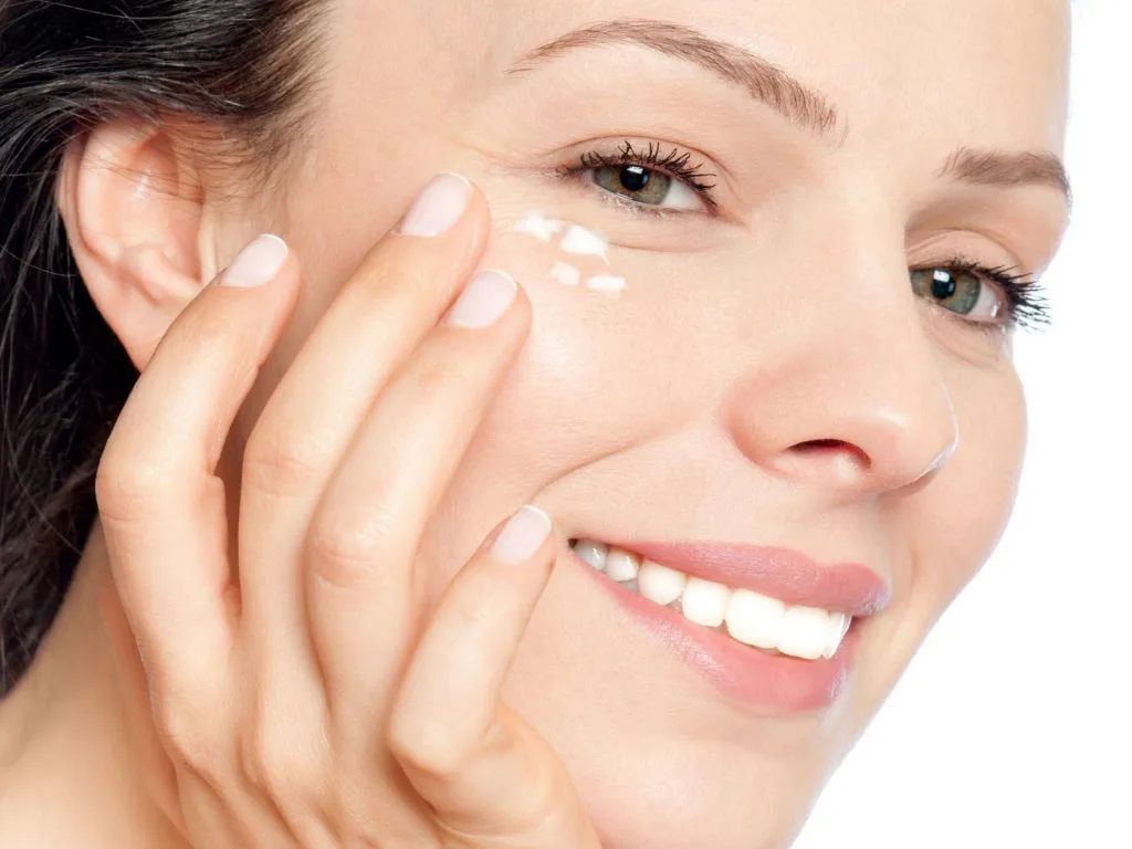 5 điều cần lưu ý khi dưỡng da với vitamin A/ Retinol 5 điều cần lưu ý khi dưỡng da với vitamin A/ Retinol