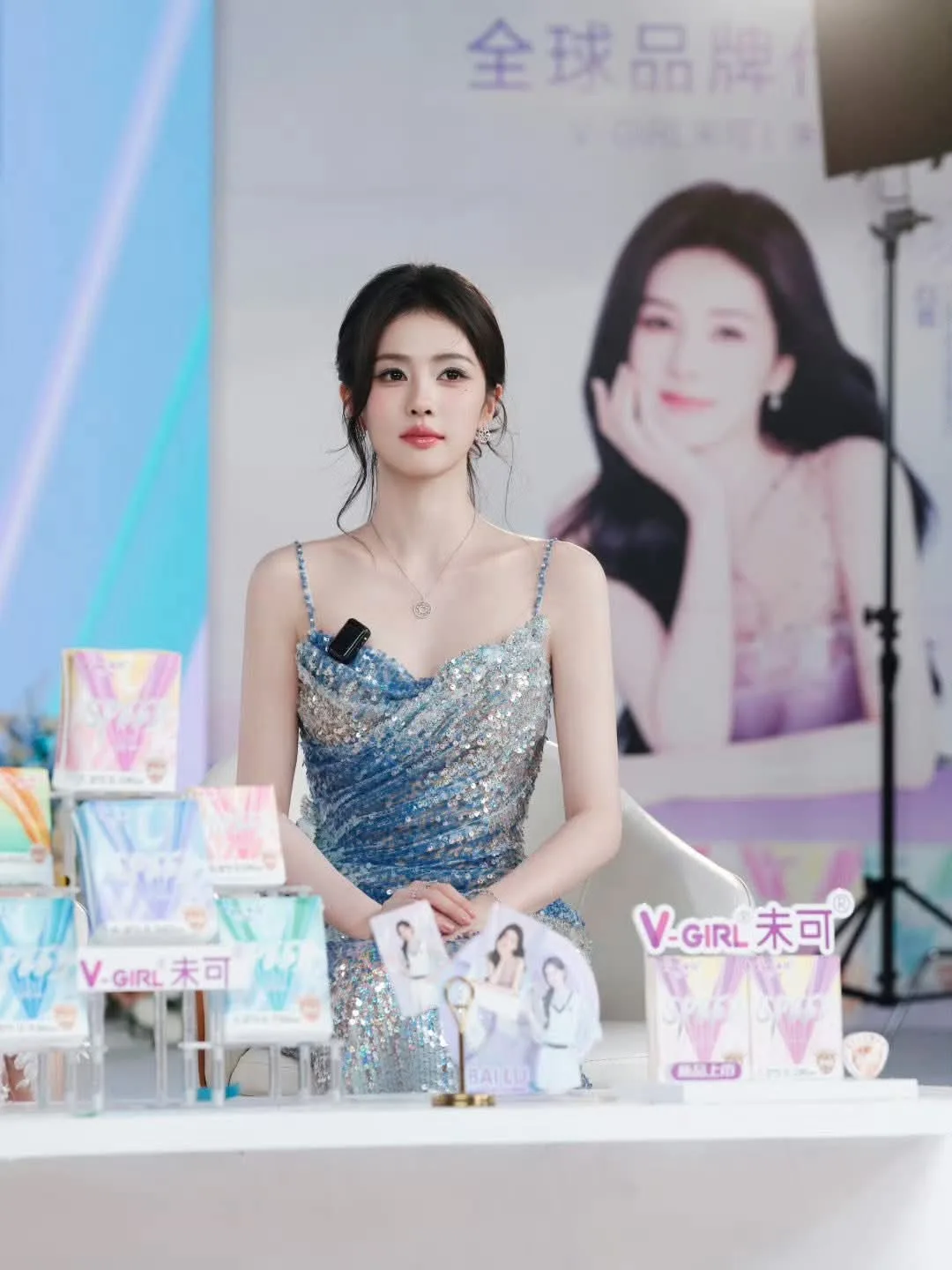 Bạch Lộc diện Hacchic Couture