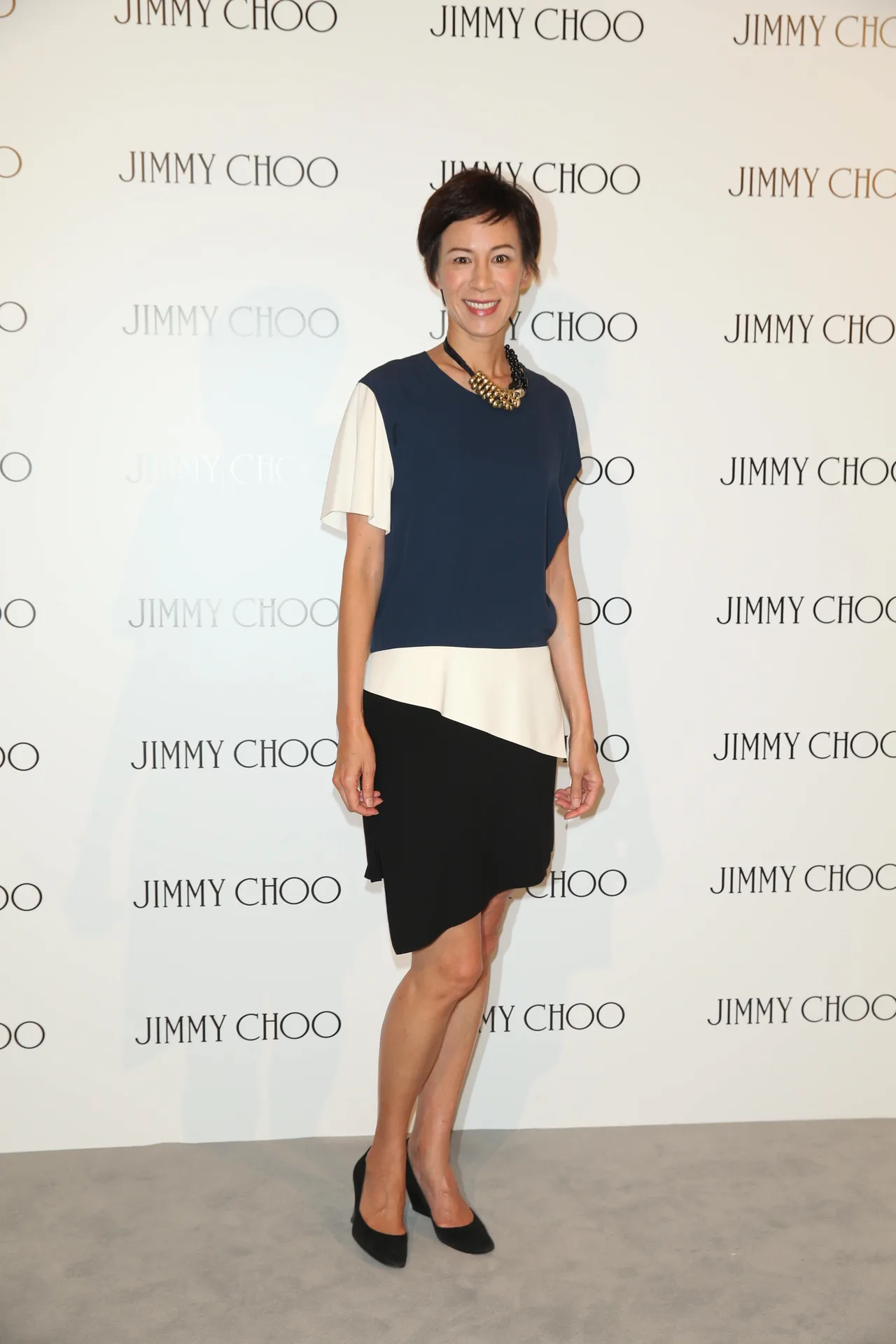 Diễn viên Thư Kỳ và đôi giày Jimmy Choo độc đáo!5