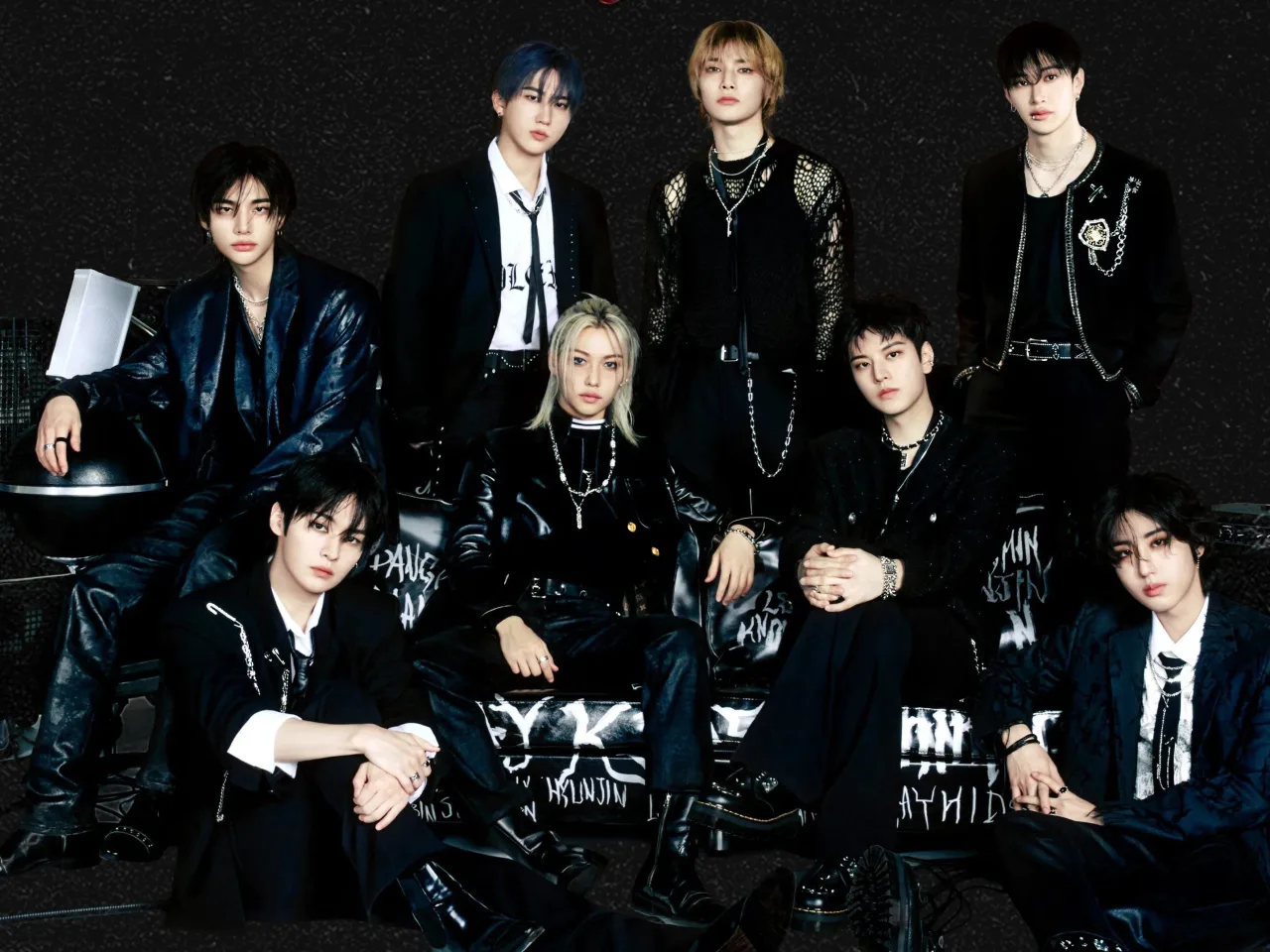 8 thành viên của nhóm nhạc nam Hàn Quốc Stray Kids.