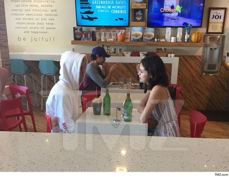 Học hỏi Selena Gomez và Justin Bieber để quay về làm bạn với người yêu cũ - ELLE Việt Nam
