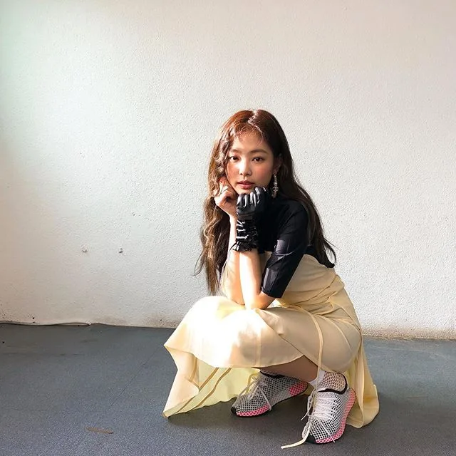 Jennie Black Pink 4