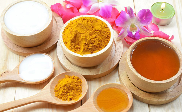 trị thâm quầng mắt nghệ mật sữa chua