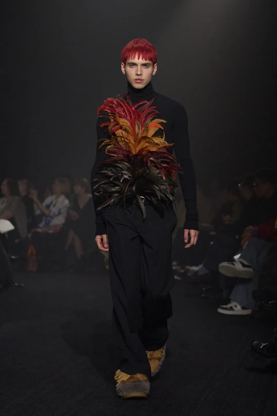 00040-burberry-fall-2023-ready-to-wear-credit-gorunway