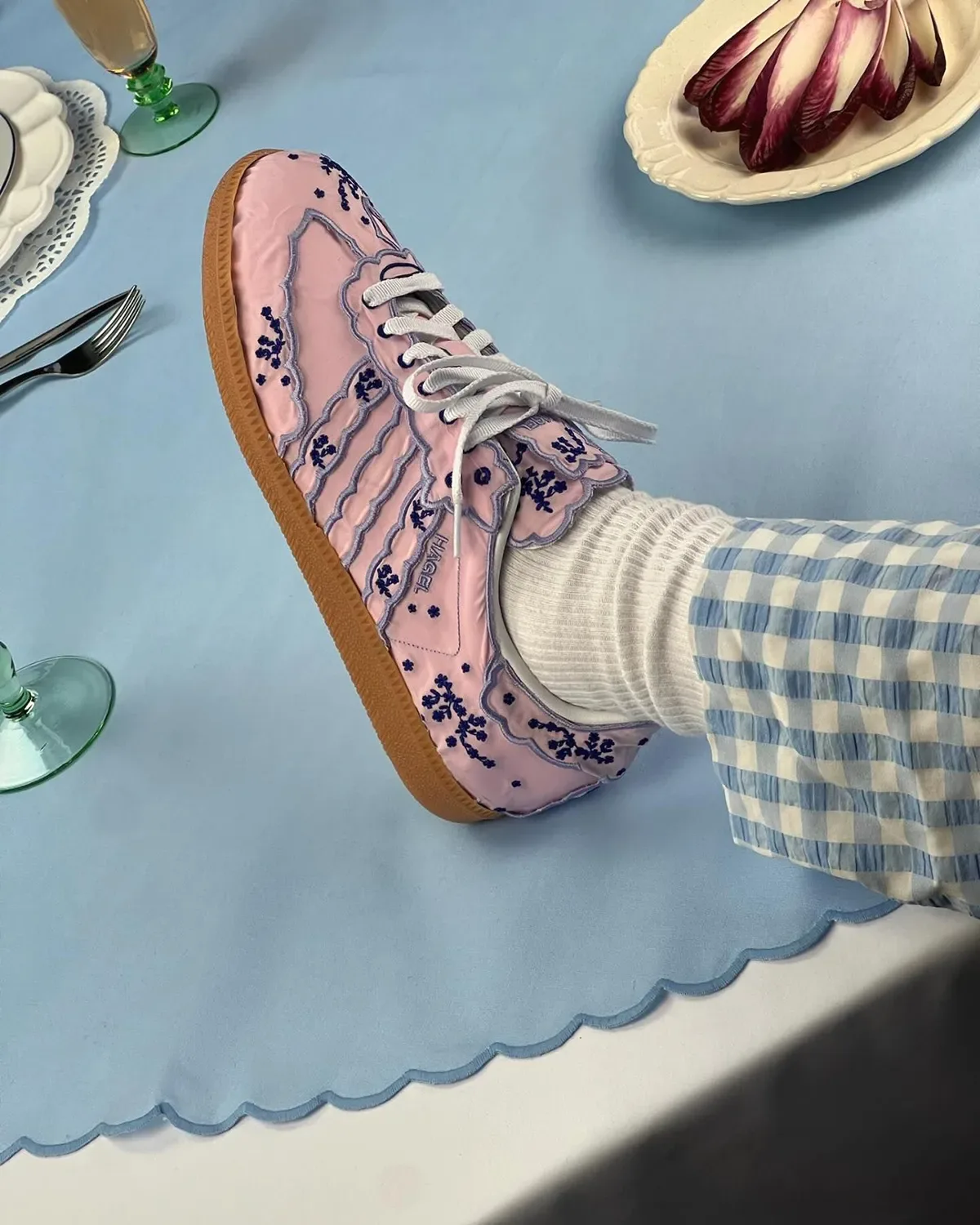 SNEAKER