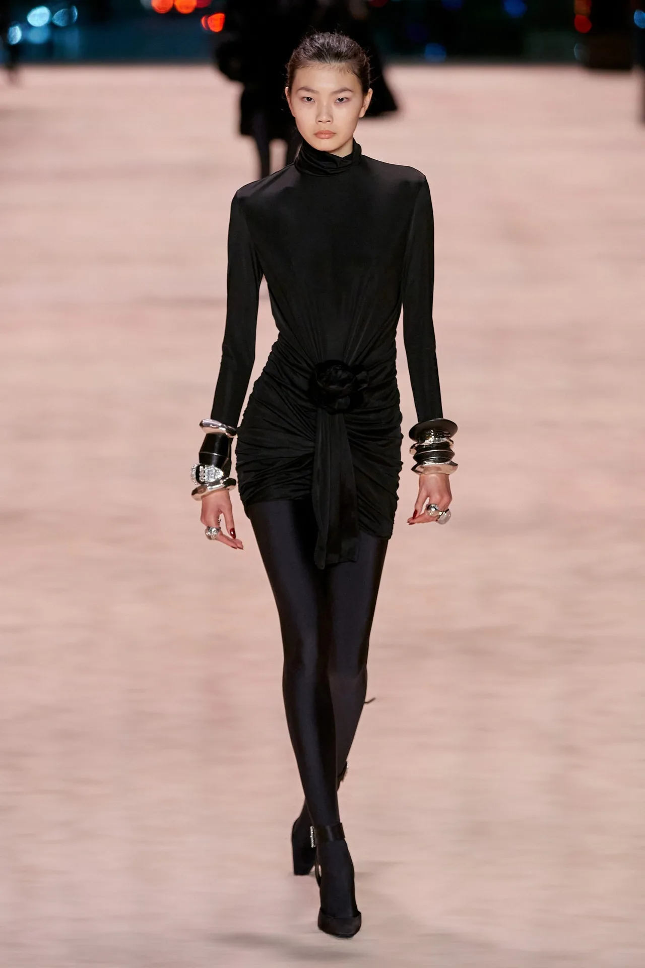 Saint Laurent ready-to-wear mùa Đông 2022 Look 34