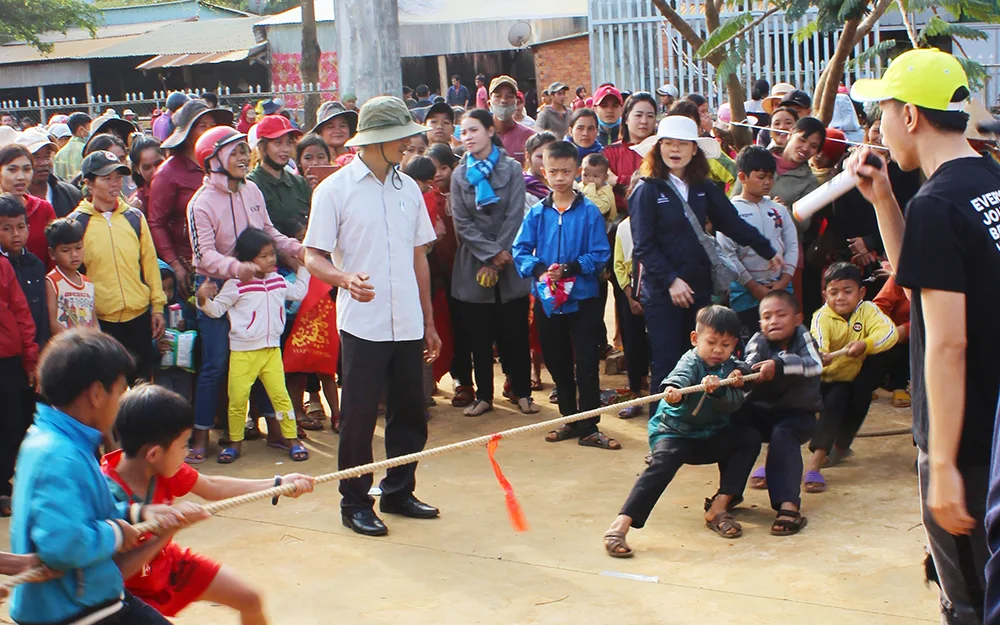 đôi giày cũ hành trình mới 7