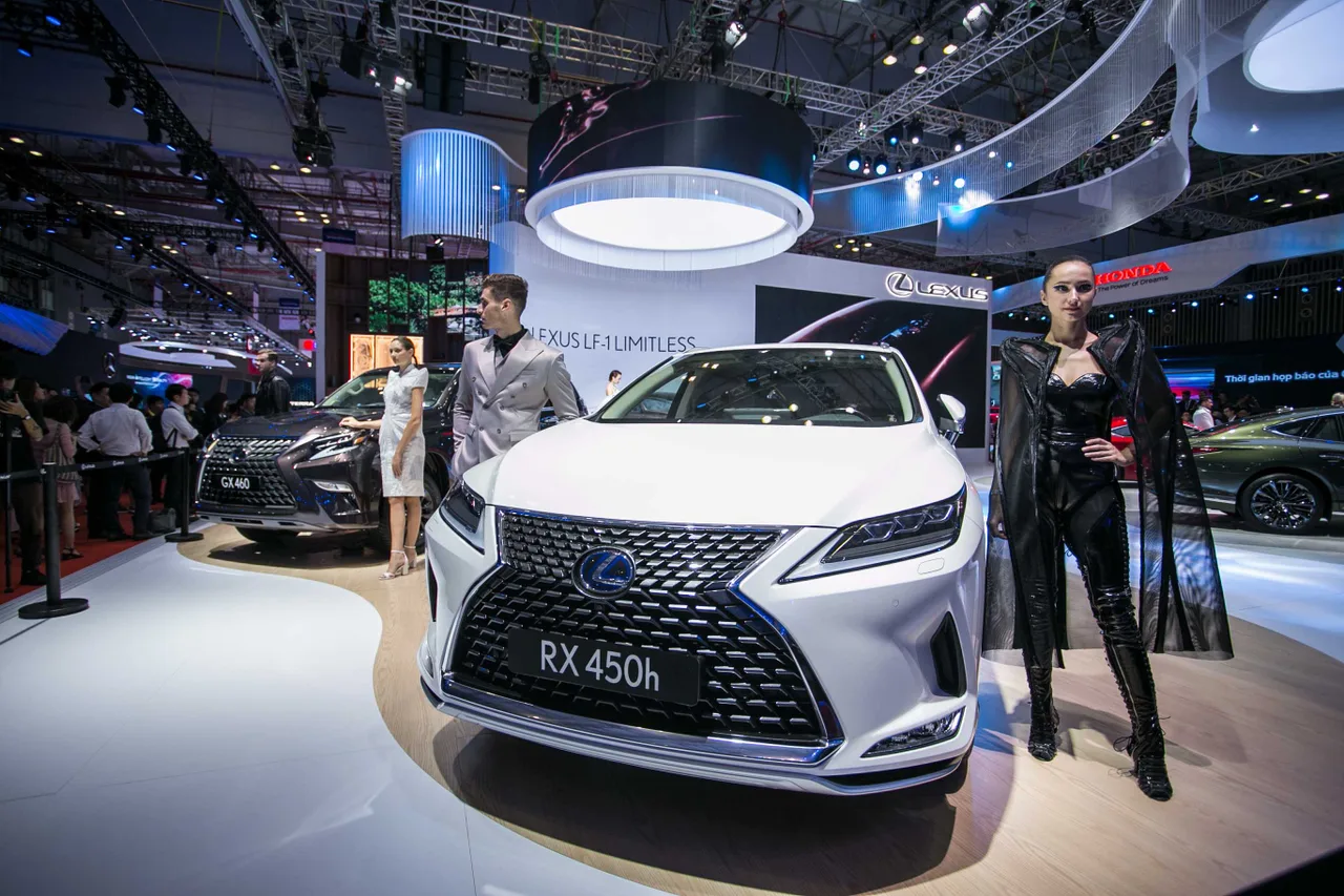 họp báo lexus 9