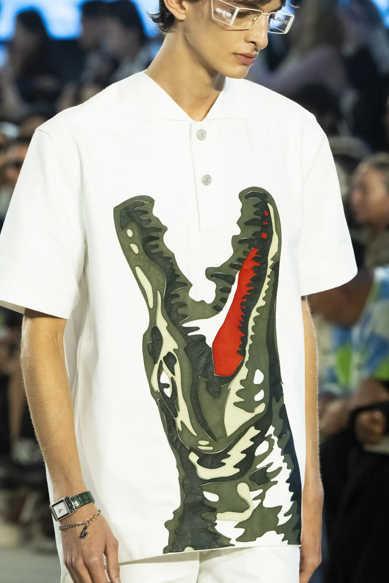 áo thun trắng Lacoste