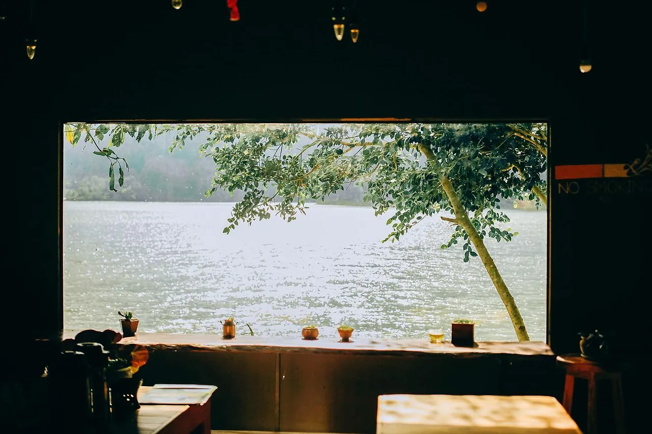 view hồ the lake house đà lạt