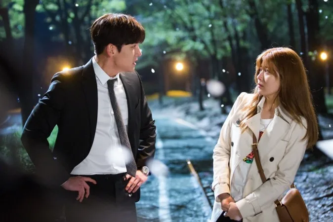 Thời trang trong phim: Đối Tác Đáng Ngờ (Suspicious Partner) Thời trang trong phim: Đối Tác Đáng Ngờ (Suspicious Partner)