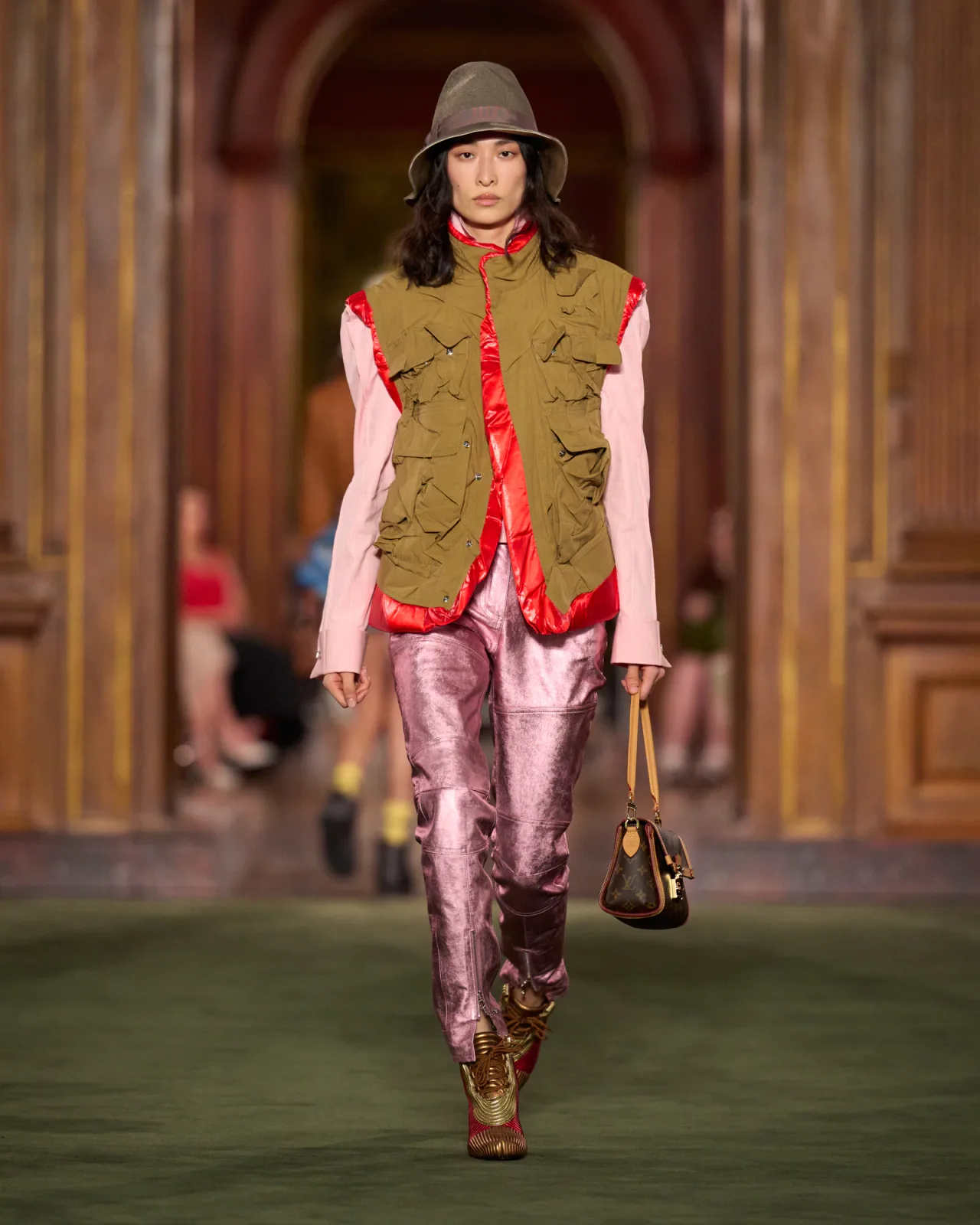 WOMEN_CRUISE_2027_Look_05