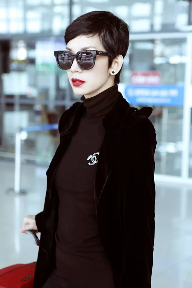 Chặng đường nhan sắc của siêu mẫu Xuân Lan qua năm tháng Đến thời điểm hiện tại, Xuân Lan là một trong số những người mẫu còn giữ ngọn lửa nhiệt huyết và cống hiến hết mình cho nghề người mẫu. Biết bao nhiêu thế hệ học trò của cô đã tiến ra những sàn diễn thời trang quốc tế và tạo tiếng vang lớn. Có thể nói Xuân Lan đã đóng góp thành công không hề nhỏ cho ngành người mẫu nói riêng và thời trang Việt Nam nói chung.