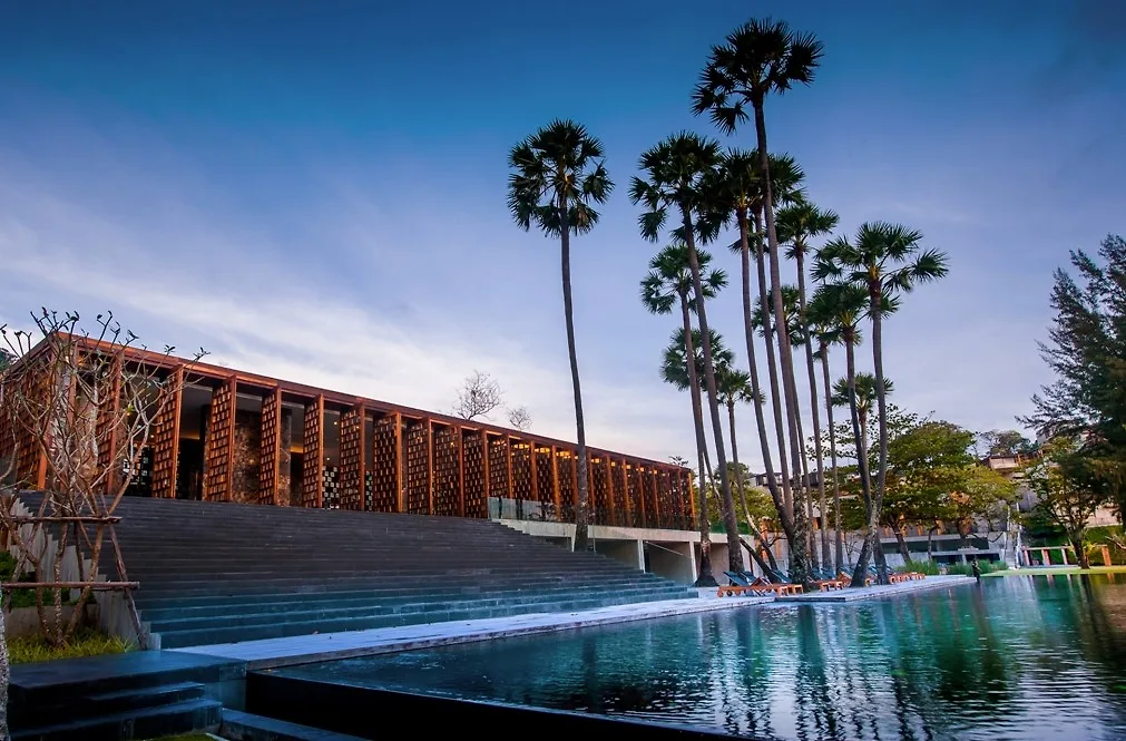 Toàn cảnh nhà hàng sang trọng của The Naka Phuket.