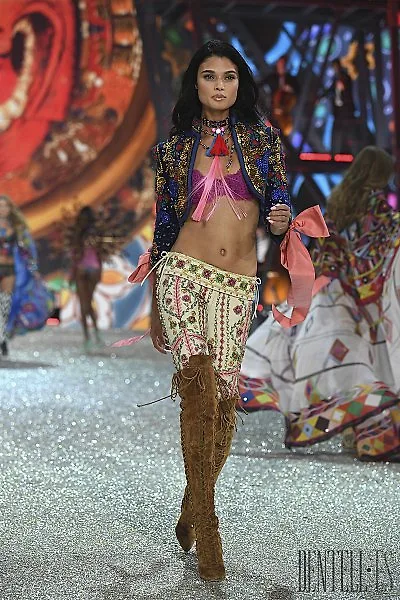 Hình ảnh Victoria’s Secret Show đốt cháy mạng xã hội tuần qua ELLE VN