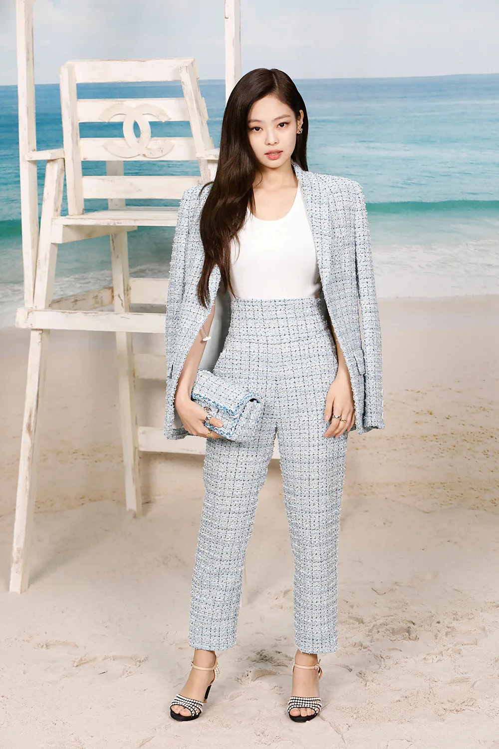 jennie kim mặc bộ suit vải tweed xanh dự show chanel xuân hè 2019