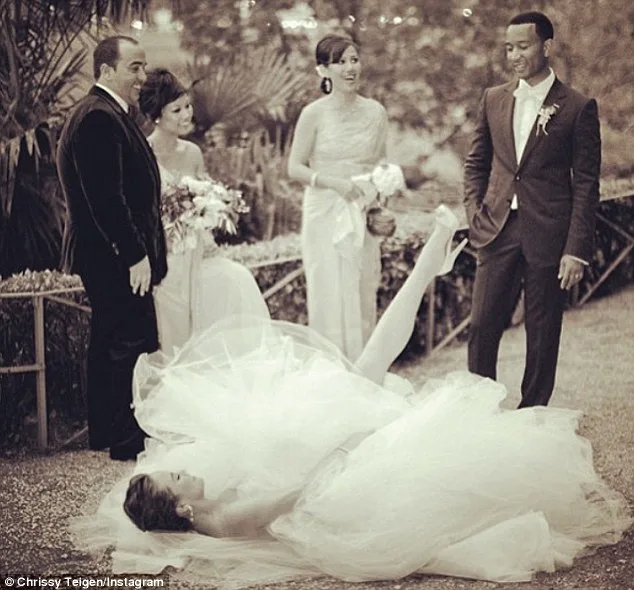 ellevn-chrissy-john-legend-vay-cuoi-vera-wang1