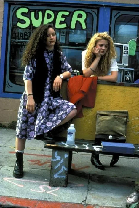 Drew Barrymore và grunge.