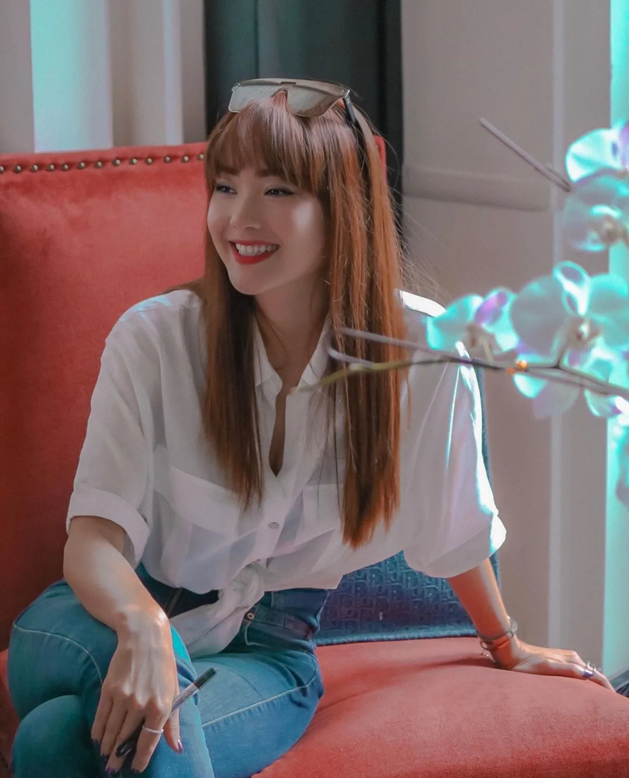 Minh Hằng sơ mi voan