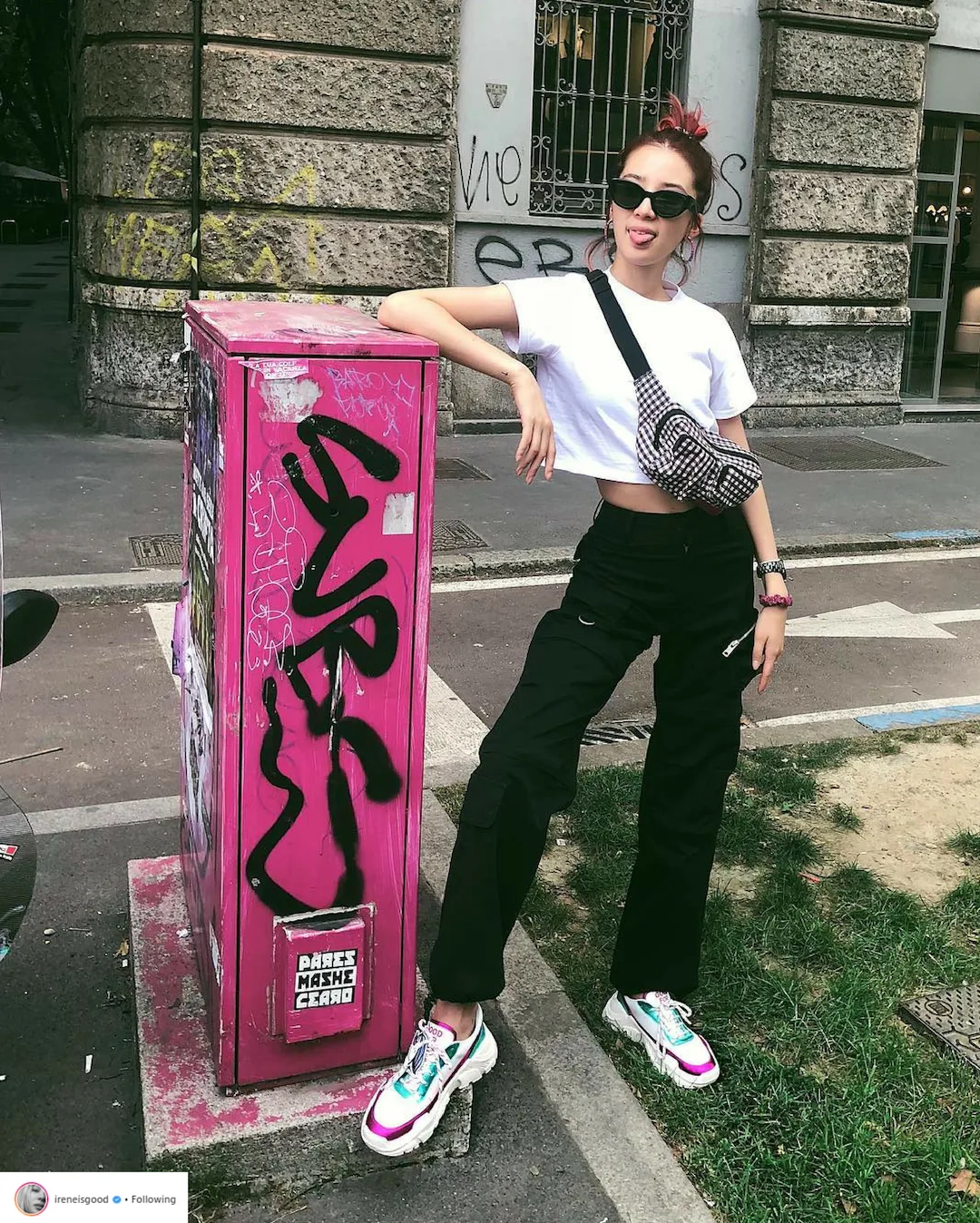 Bí quyết tạo dáng chuyên nghiệp từ nữ hoàng street style xứ Hàn Irene Kim 19