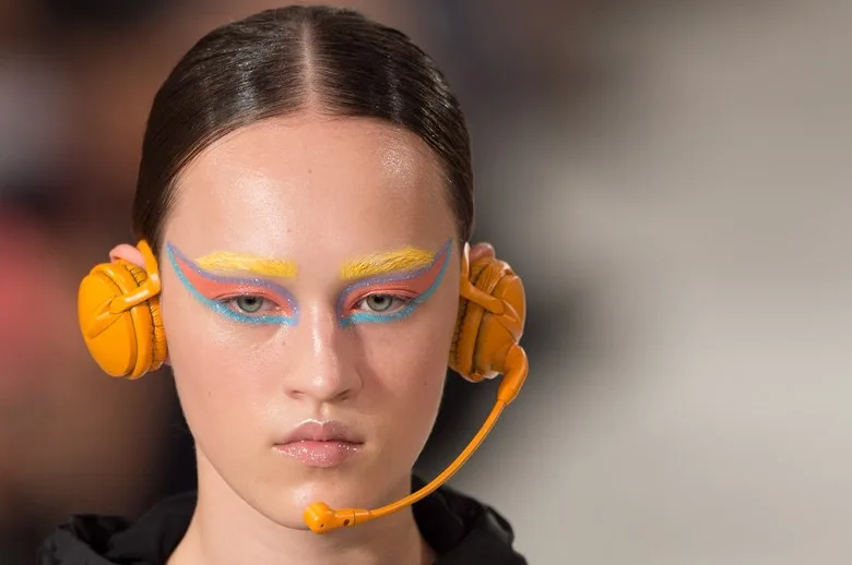 Phong cách làm đẹp độc đáo tại Paris Fashion Week Xuân-Hè 2017 ELLE VN