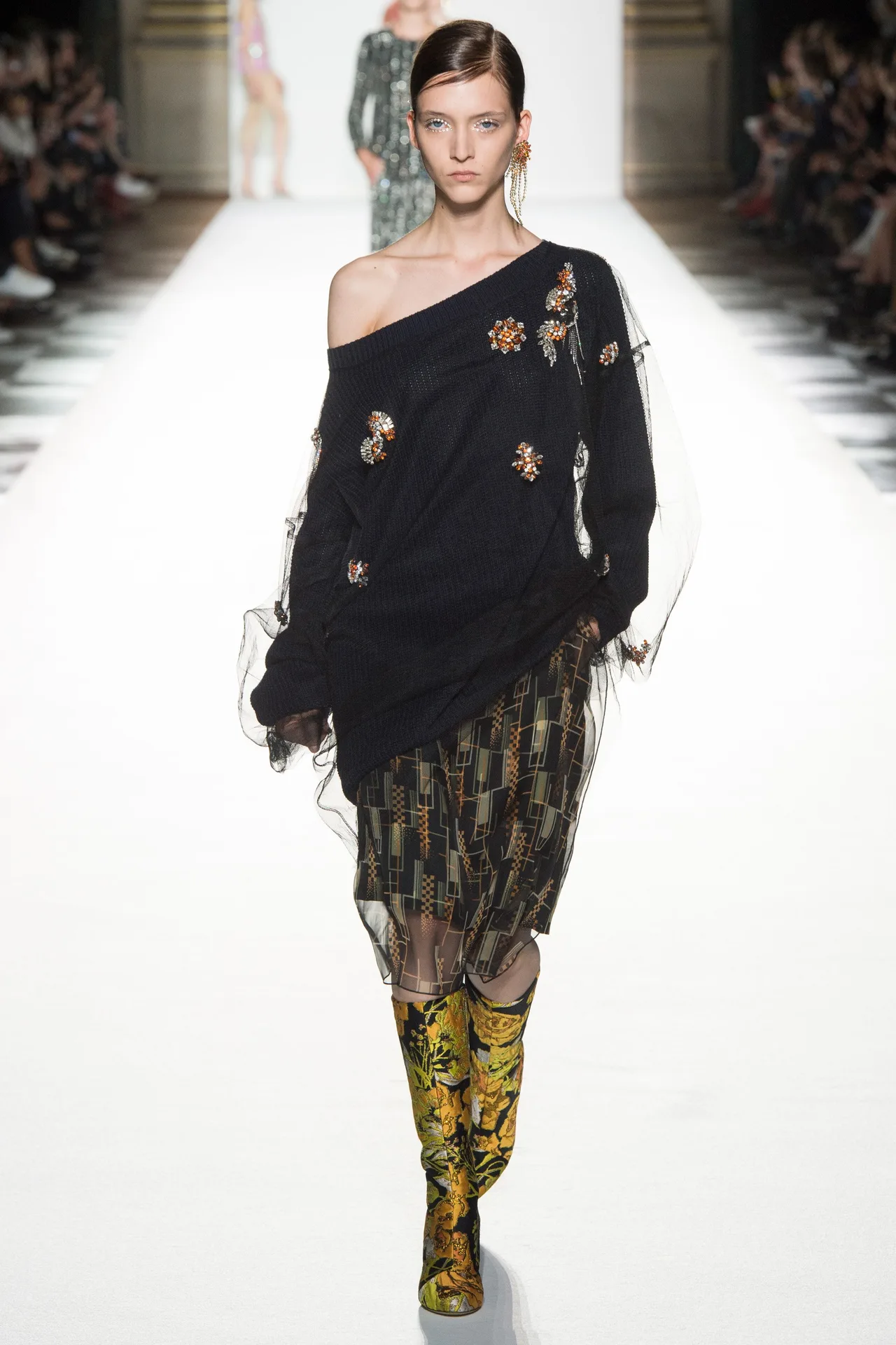 Paris Fashion Week: Muôn màu tích cực trong bst Xuân 2018 của Dries Van Noten