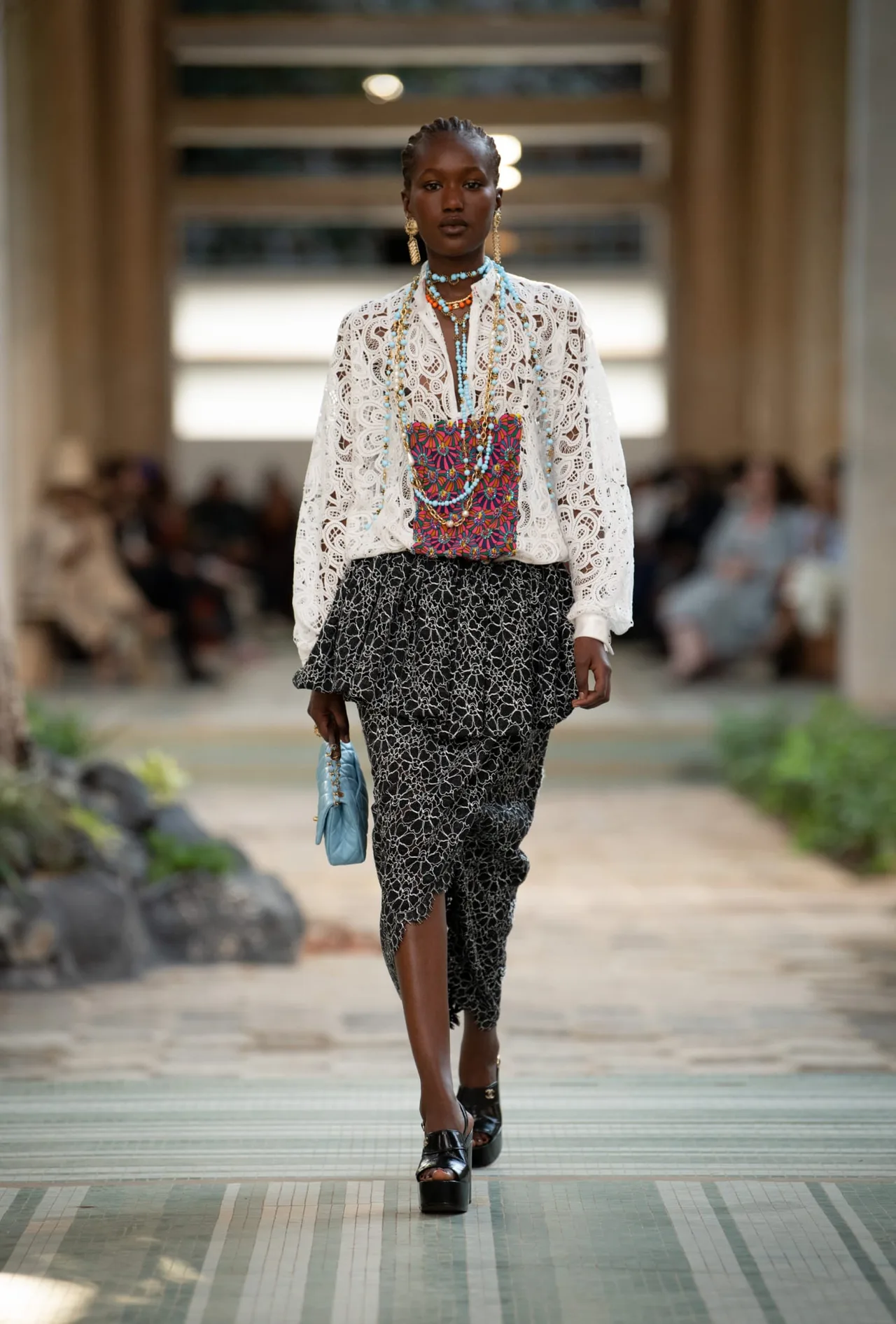 CHANEL Métiers d’art DAKAR 2023 look 50
