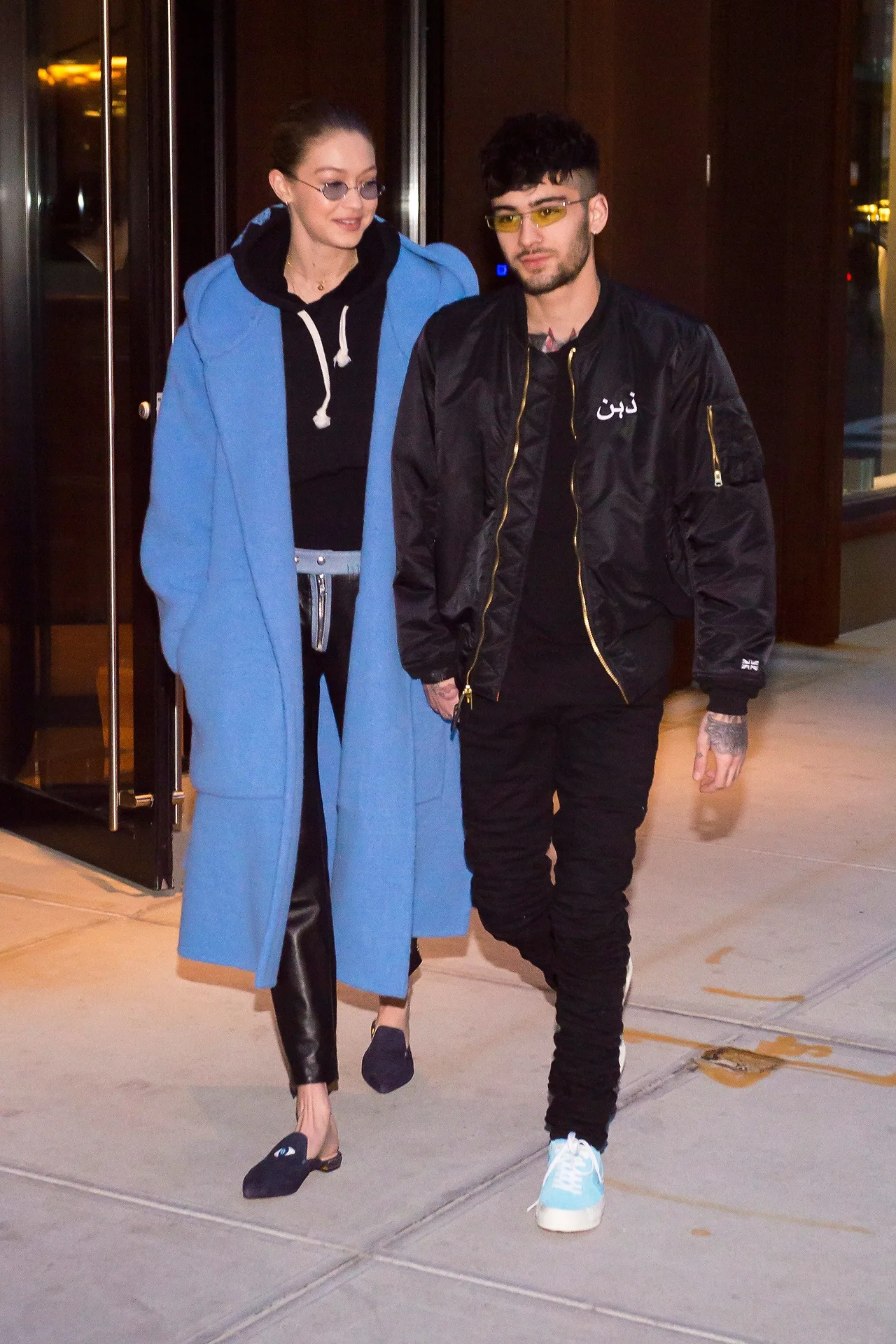 phong cách thời trang cặp đôi gigi hahid và zayn malik xuống phố