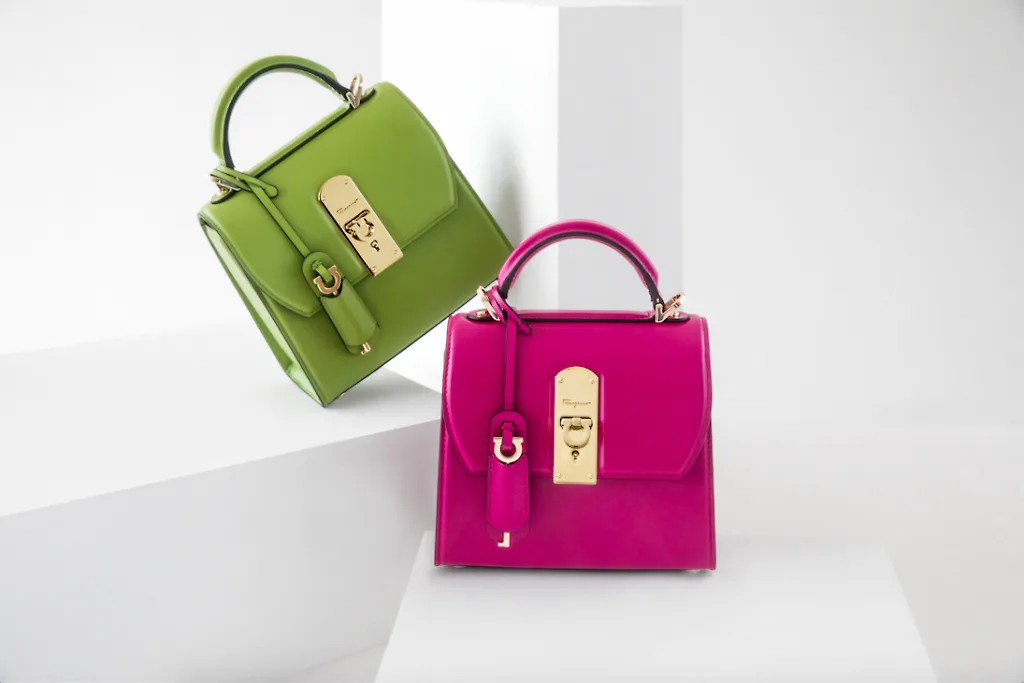 túi xách boxyz salvatore ferragamo màu xanh lá cây và màu hồng