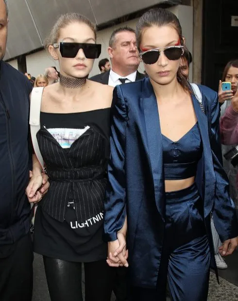 Gigi và Bella Hadid chia sẻ cảm xúc khi làm việc cùng nhau