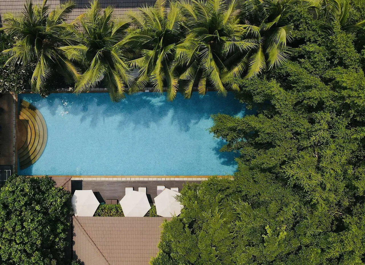 Hồ bơi tại Villa Sông